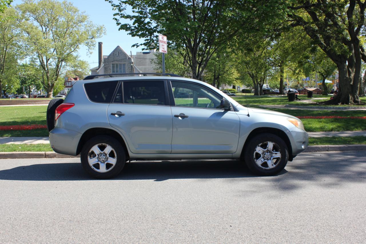 Toyota RAV4 Base I4 4WD 2007
