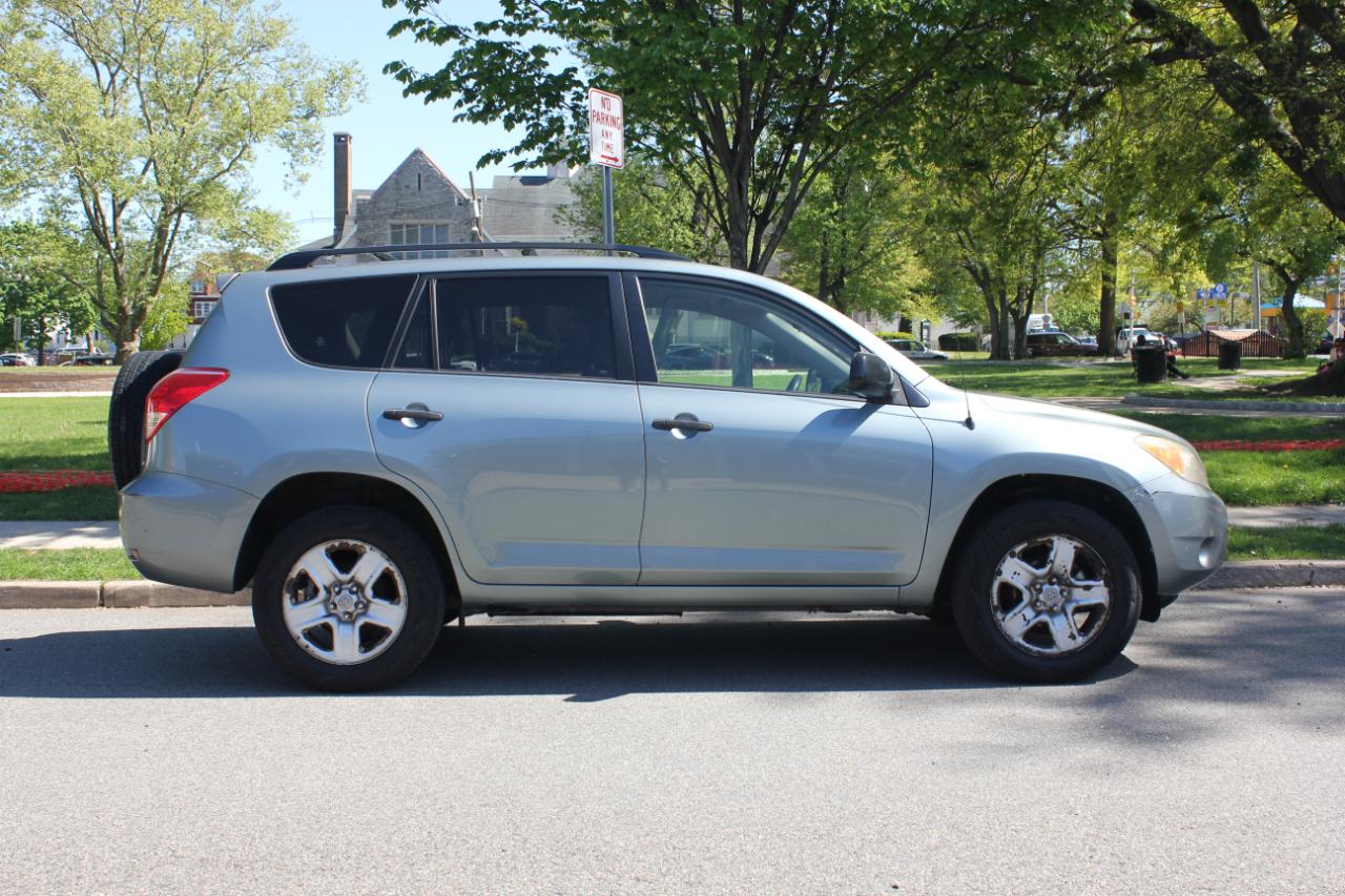 Toyota RAV4 Base I4 4WD 2007