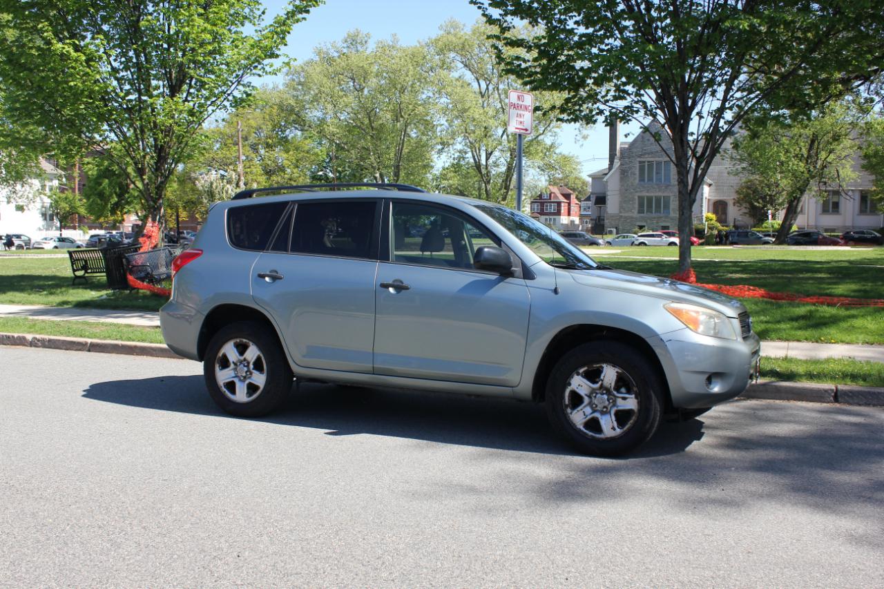 Toyota RAV4 Base I4 4WD 2007