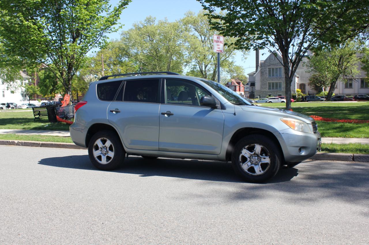 Toyota RAV4 Base I4 4WD 2007