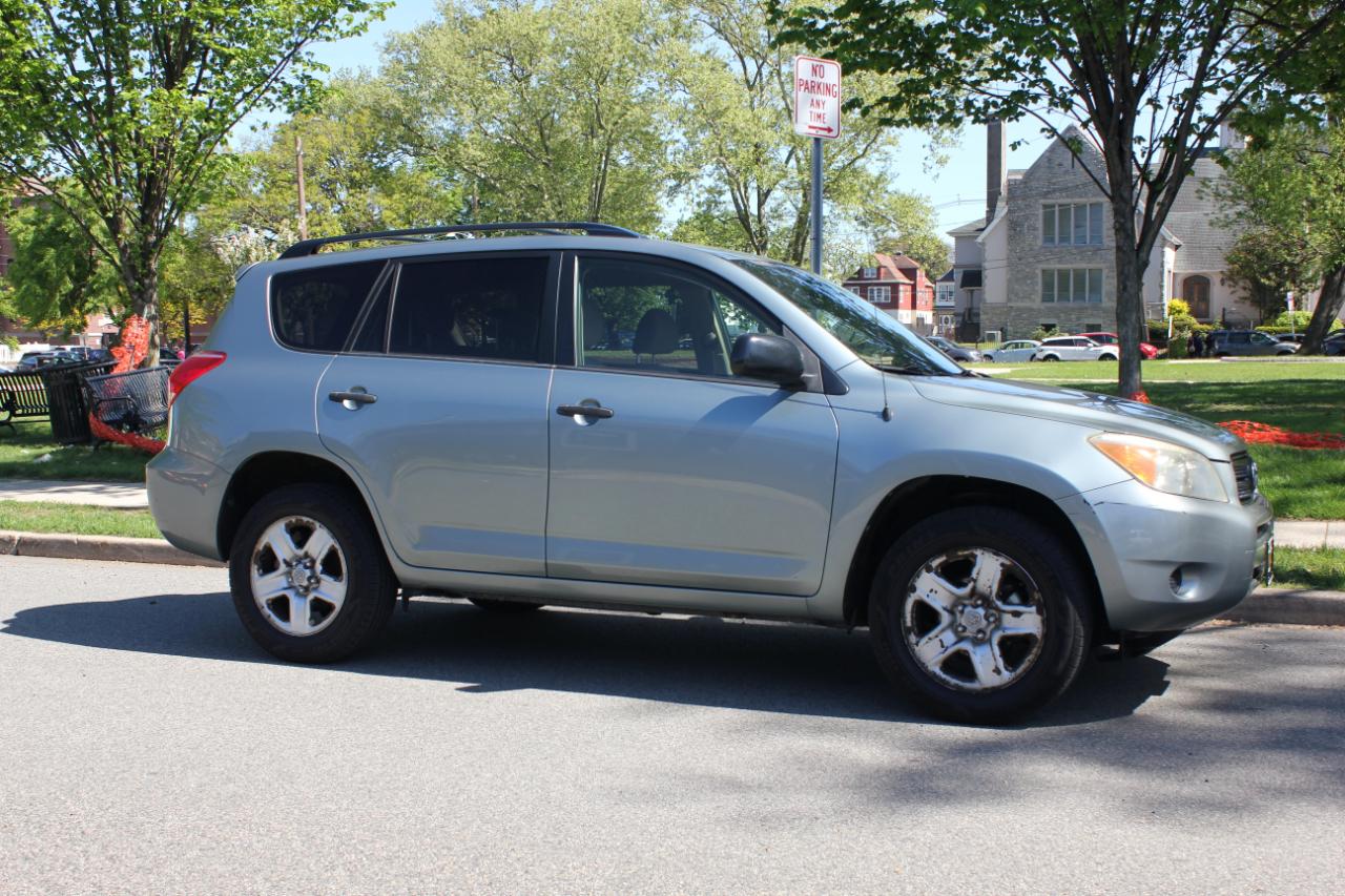 Toyota RAV4 Base I4 4WD 2007