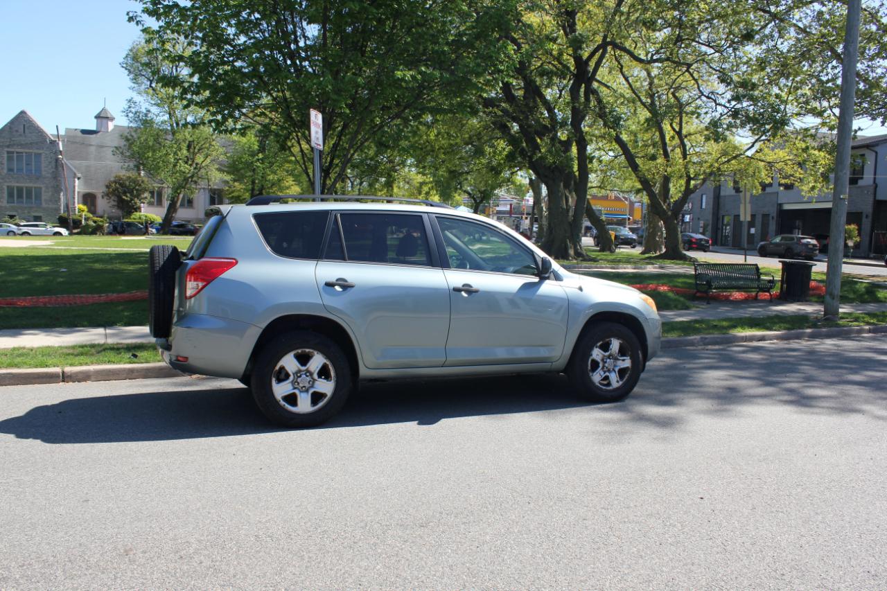 Toyota RAV4 Base I4 4WD 2007