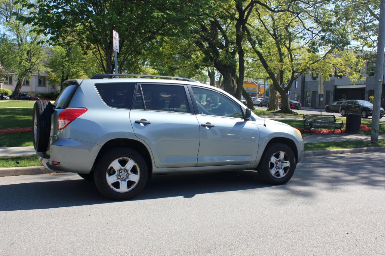Toyota RAV4 Base I4 4WD 2007