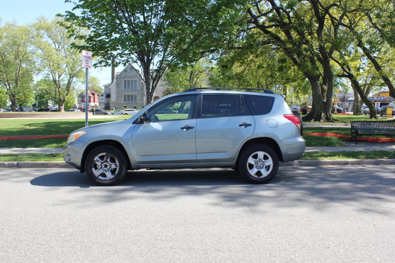 Toyota RAV4 Base I4 4WD 2007