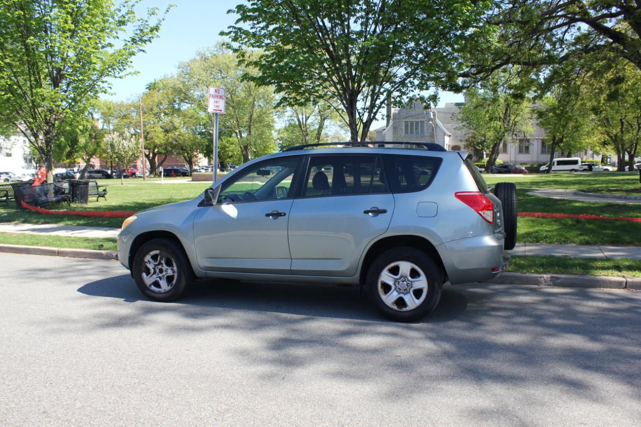 Toyota RAV4 Base I4 4WD 2007
