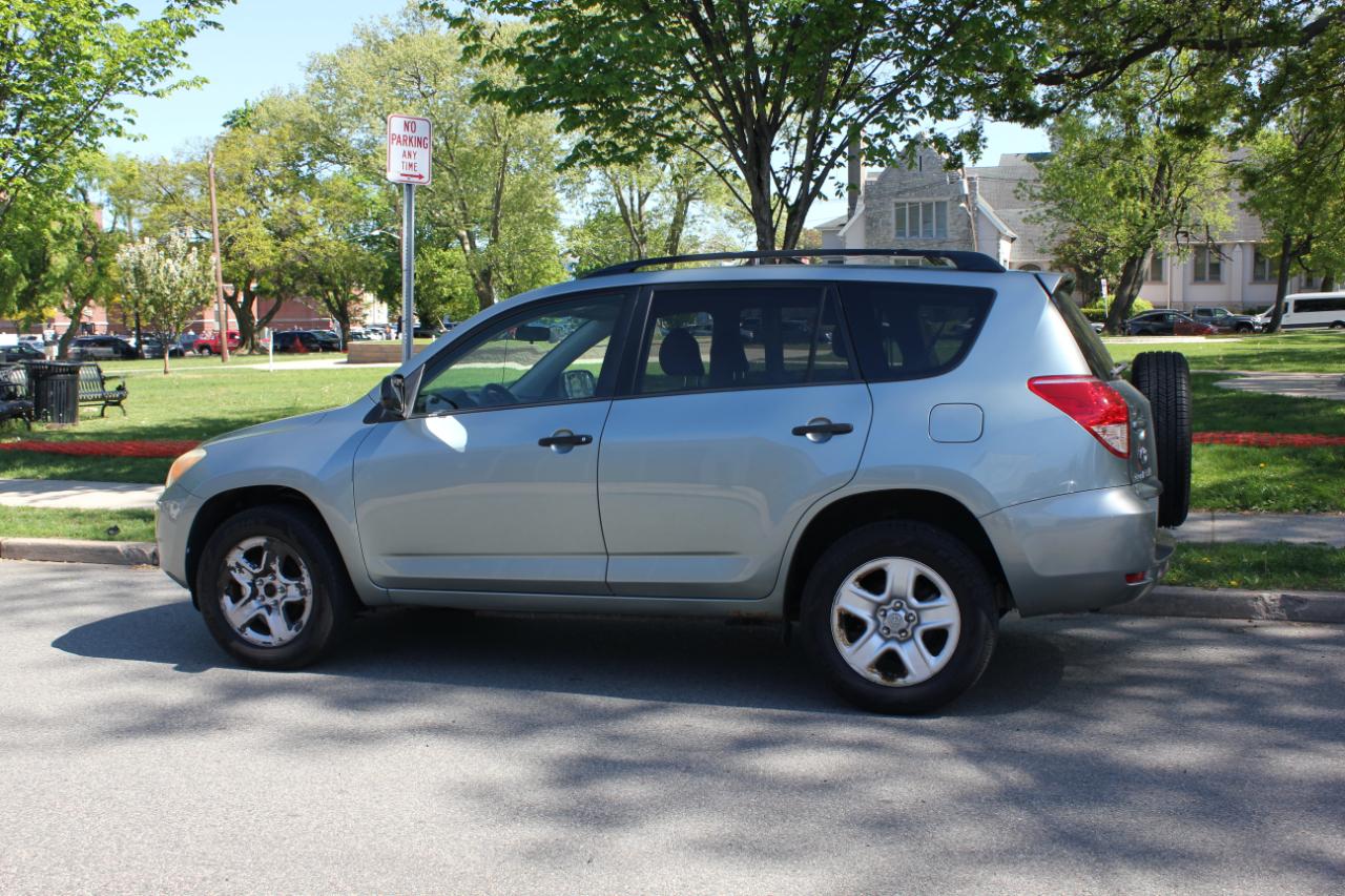 Toyota RAV4 Base I4 4WD 2007