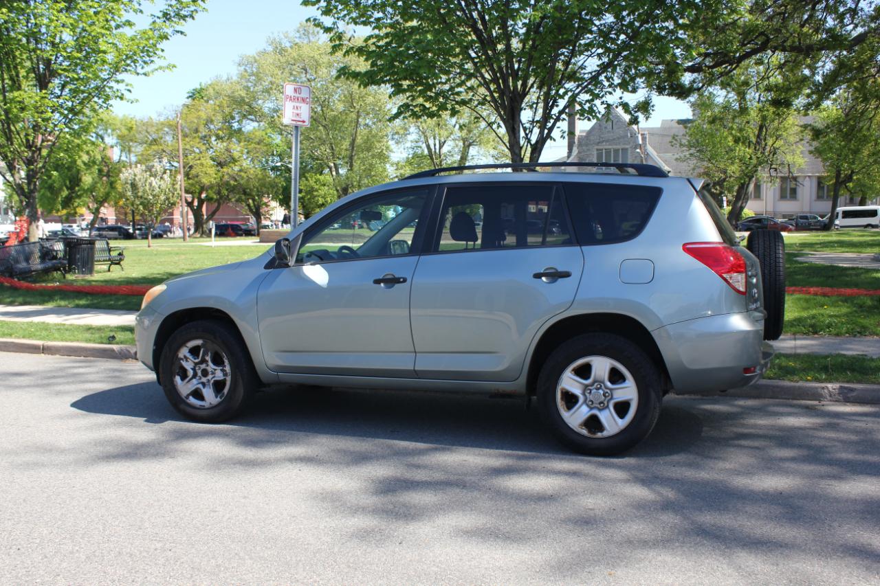 Toyota RAV4 Base I4 4WD 2007