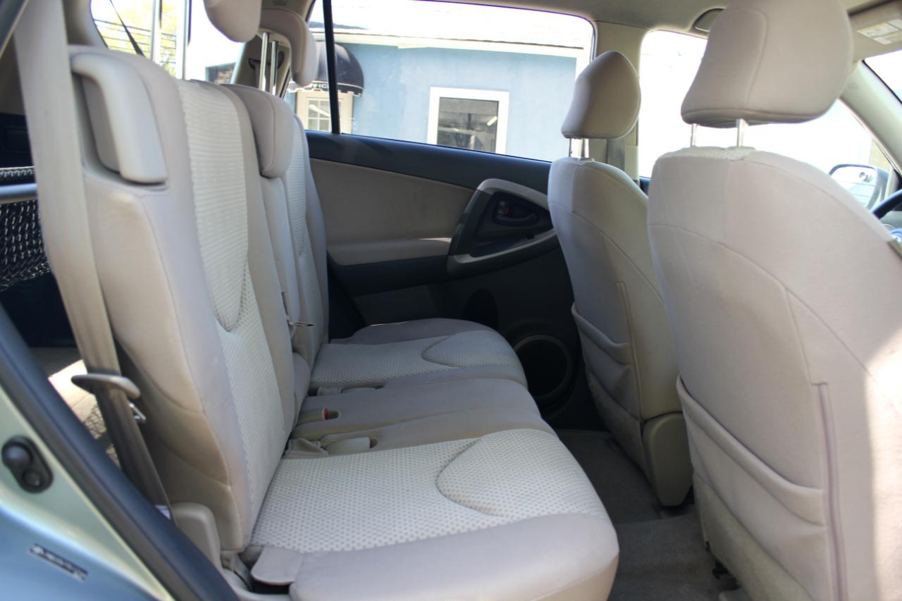 Toyota RAV4 Base I4 4WD 2007