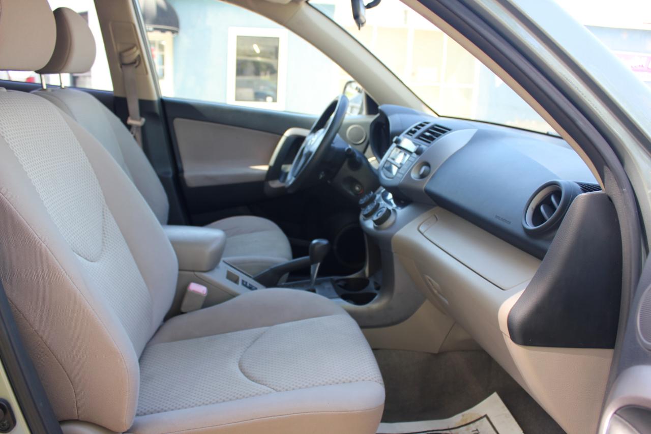 Toyota RAV4 Base I4 4WD 2007