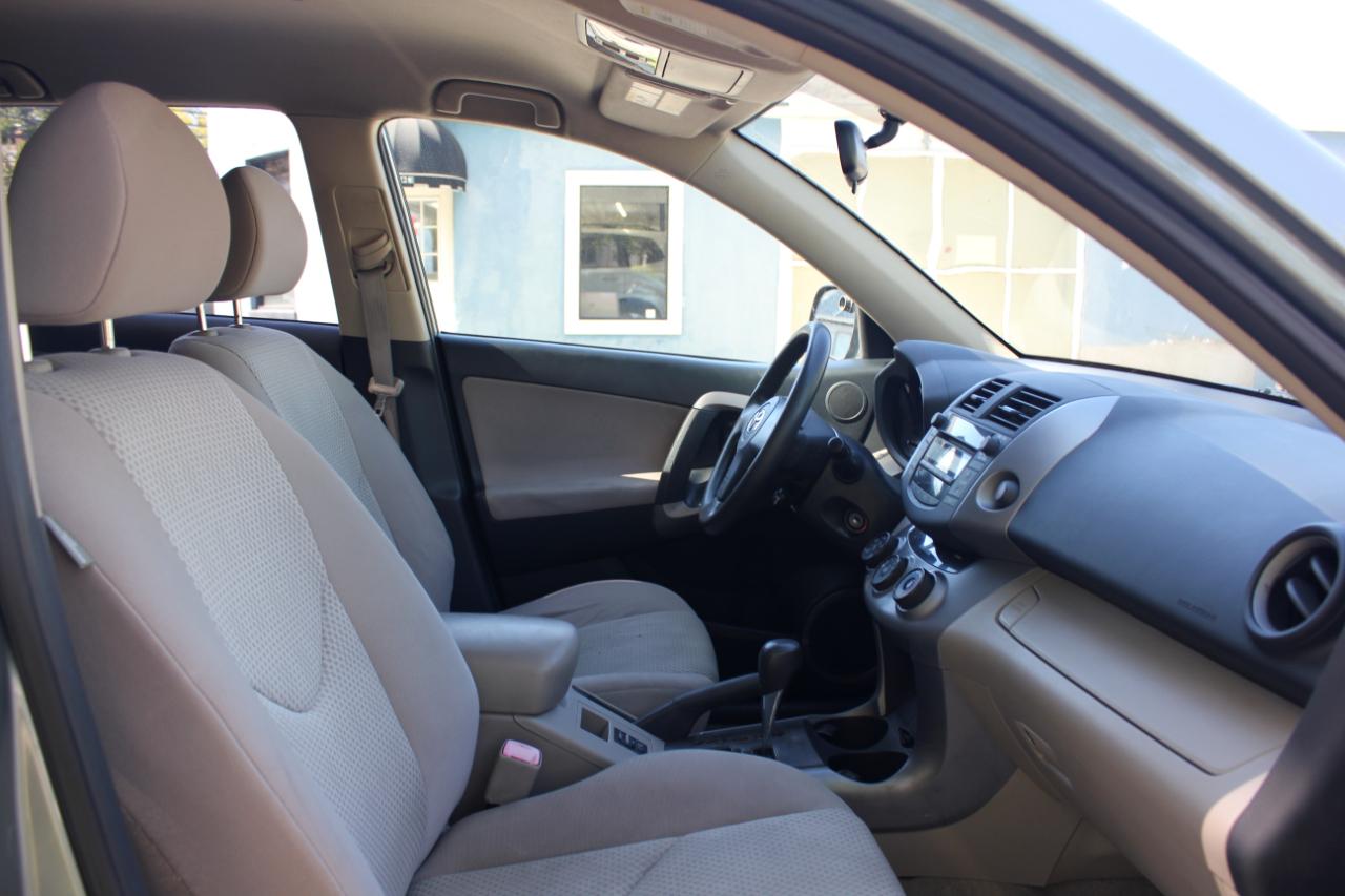 Toyota RAV4 Base I4 4WD 2007