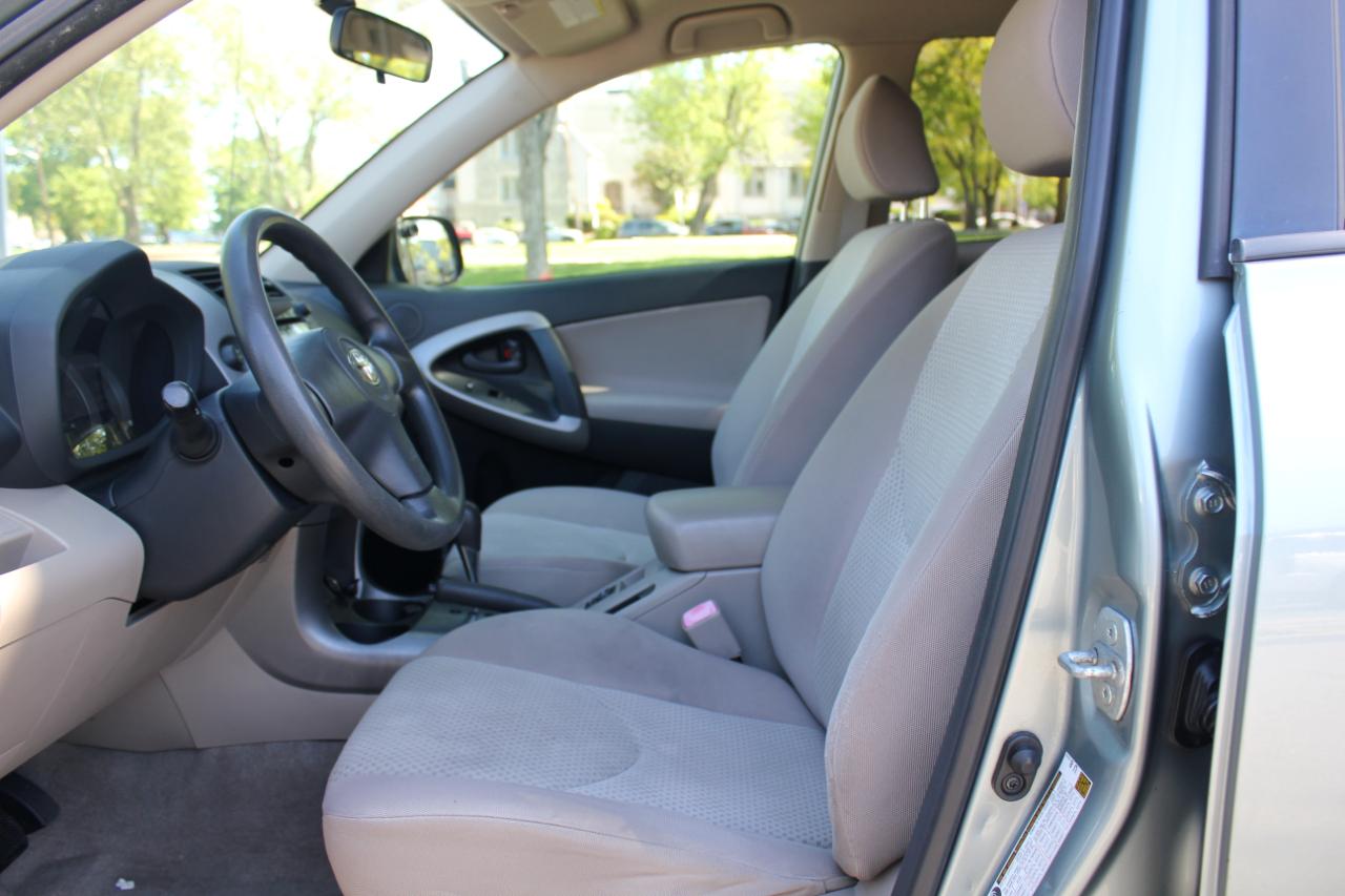Toyota RAV4 Base I4 4WD 2007