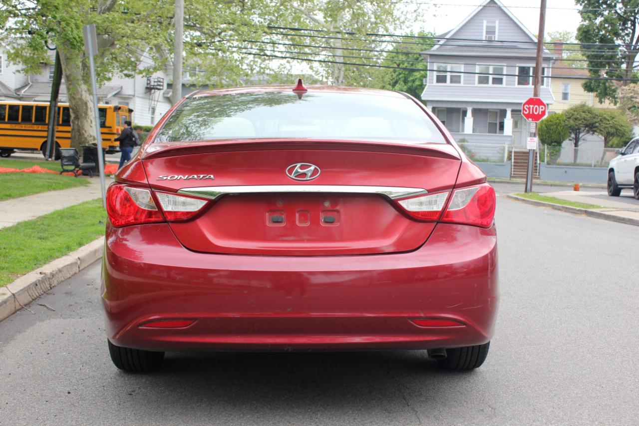 Hyundai Sonata GLS 2013