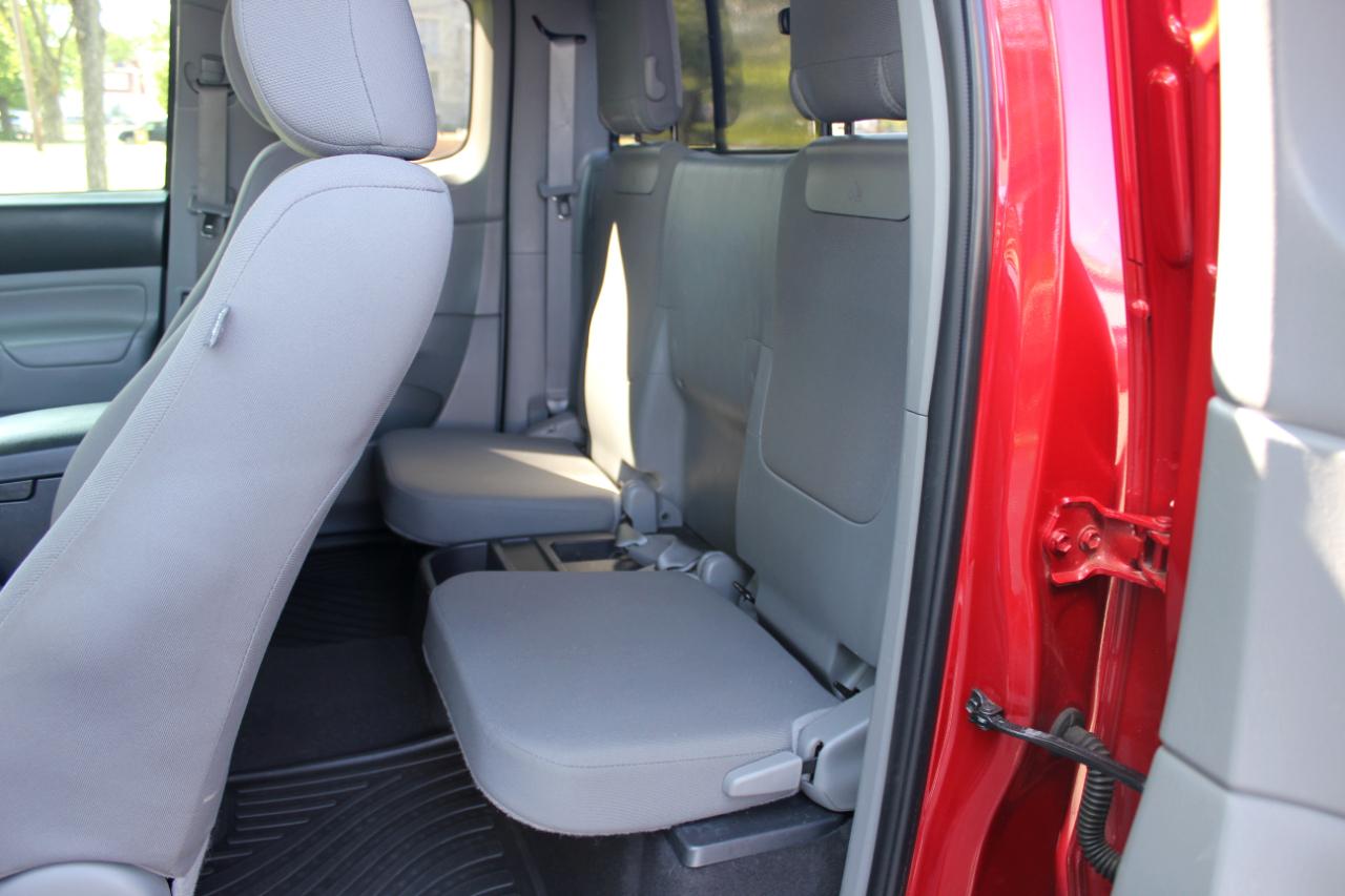 Toyota Tacoma PreRunner Access Cab 2WD 2013