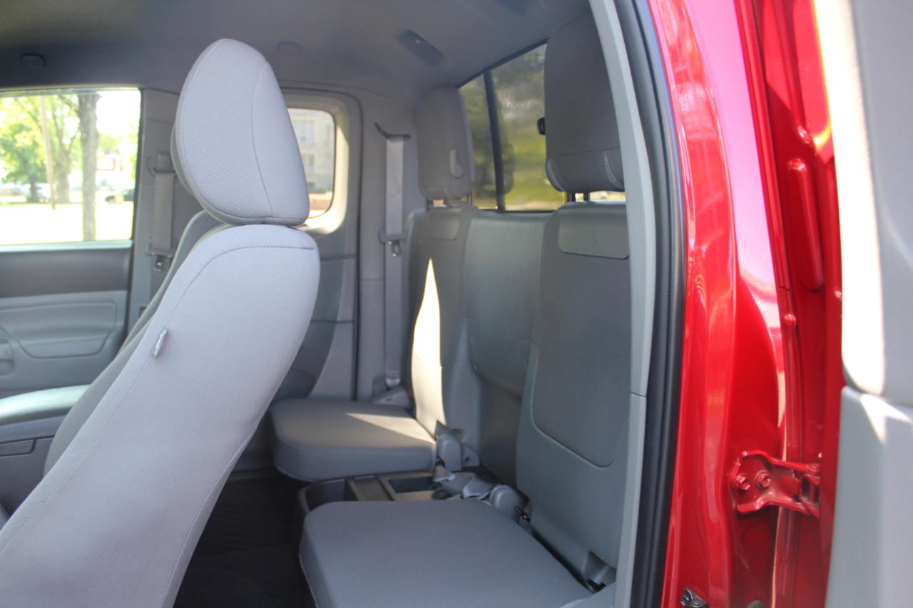 Toyota Tacoma PreRunner Access Cab 2WD 2013