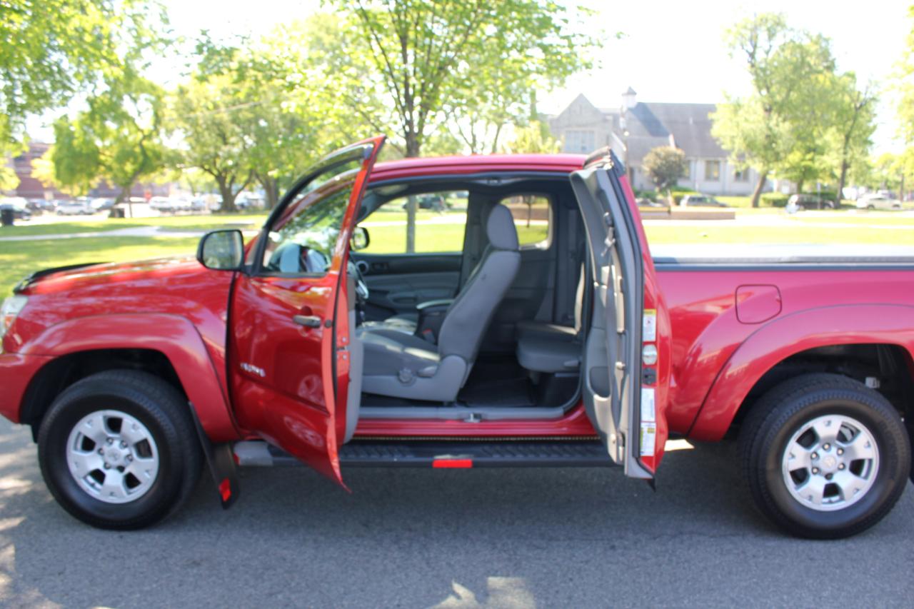 Toyota Tacoma PreRunner Access Cab 2WD 2013
