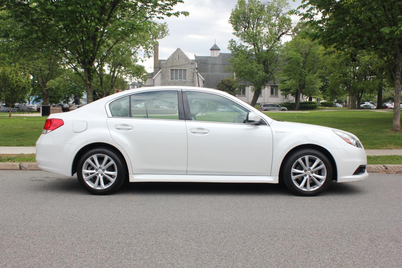 Subaru Legacy 2.5i Premium 2013