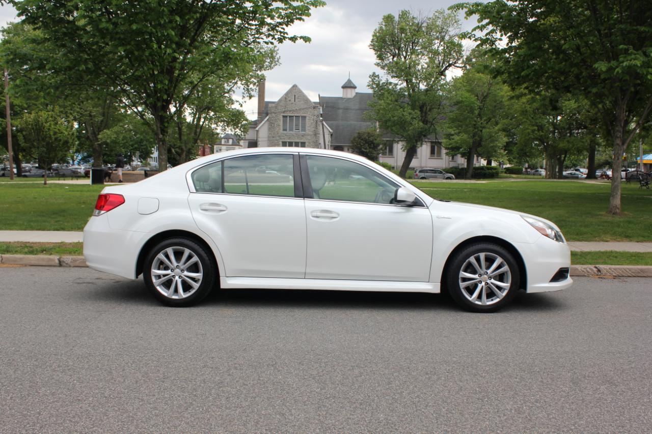 Subaru Legacy 2.5i Premium 2013