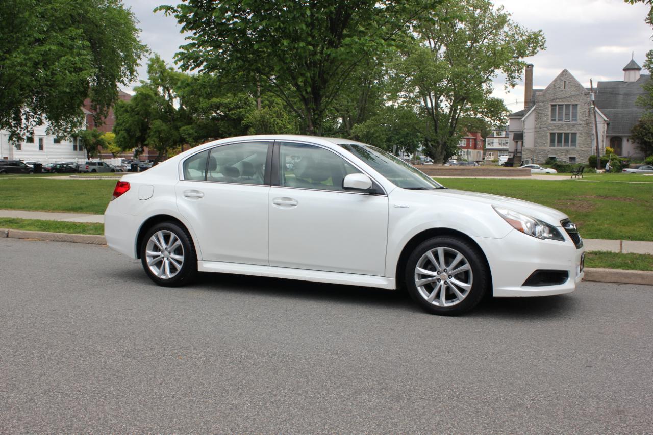 Subaru Legacy 2.5i Premium 2013