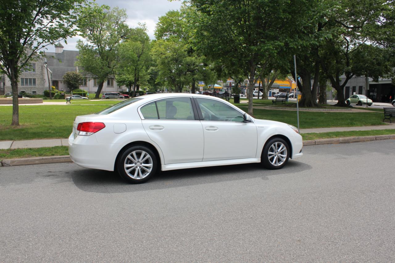Subaru Legacy 2.5i Premium 2013