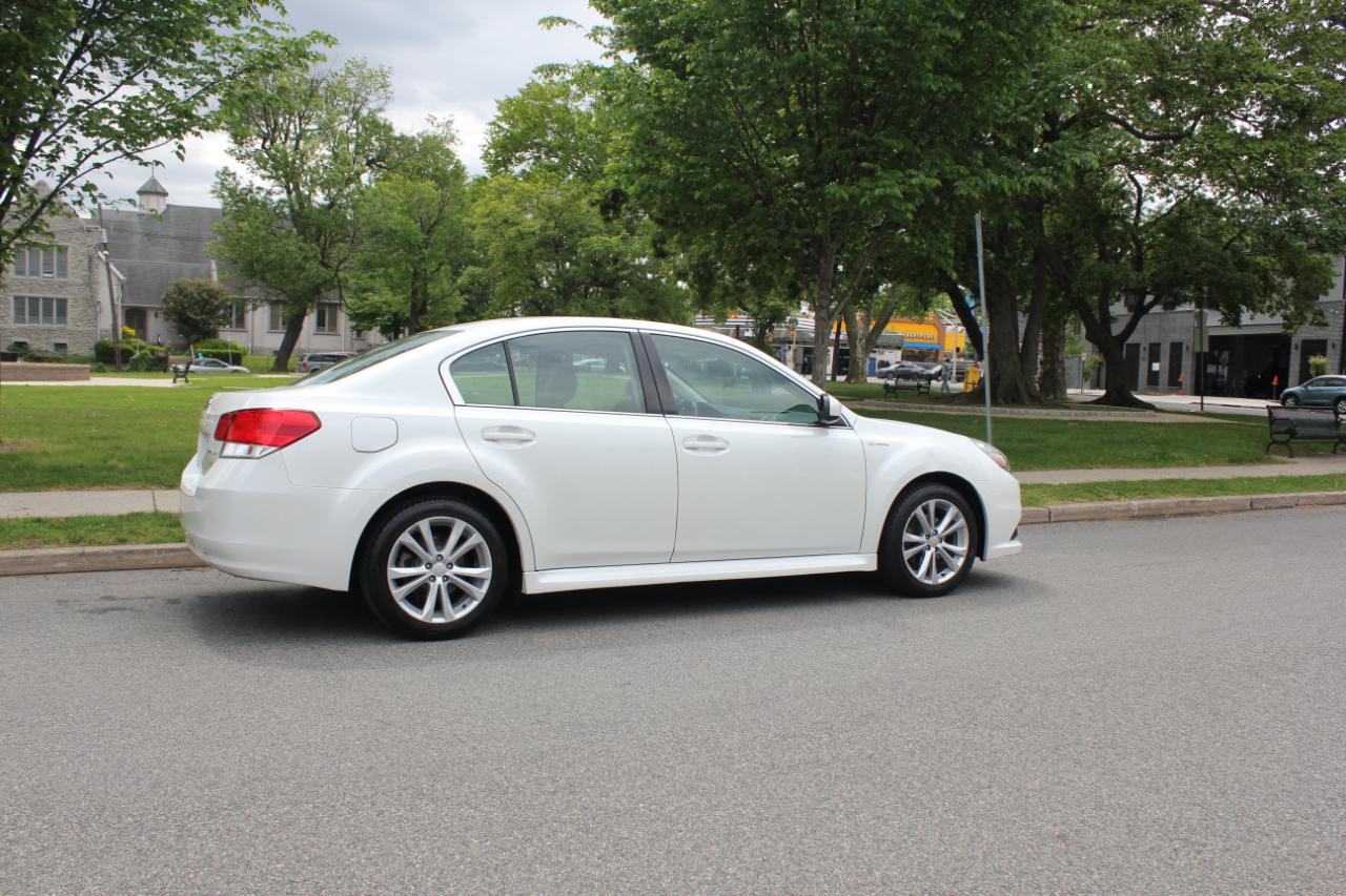 Subaru Legacy 2.5i Premium 2013