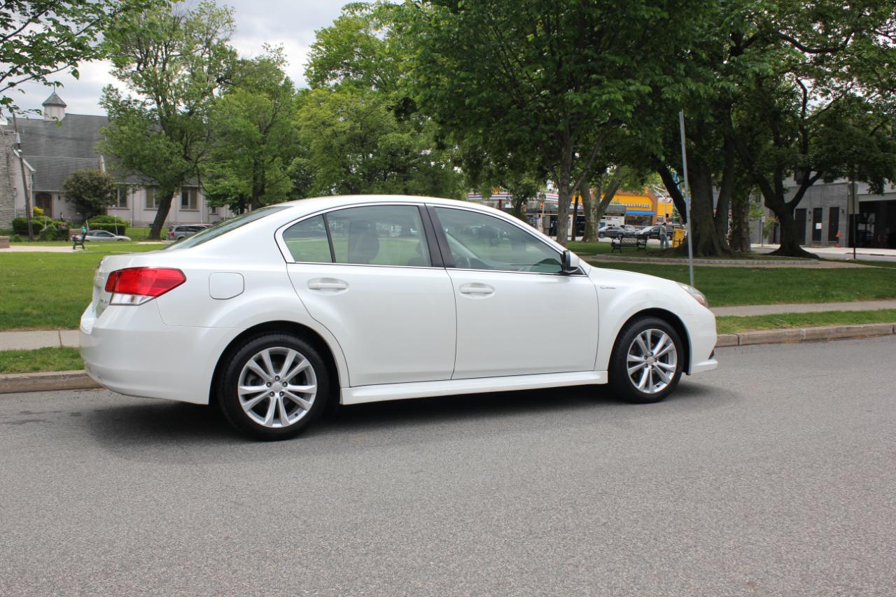 Subaru Legacy 2.5i Premium 2013