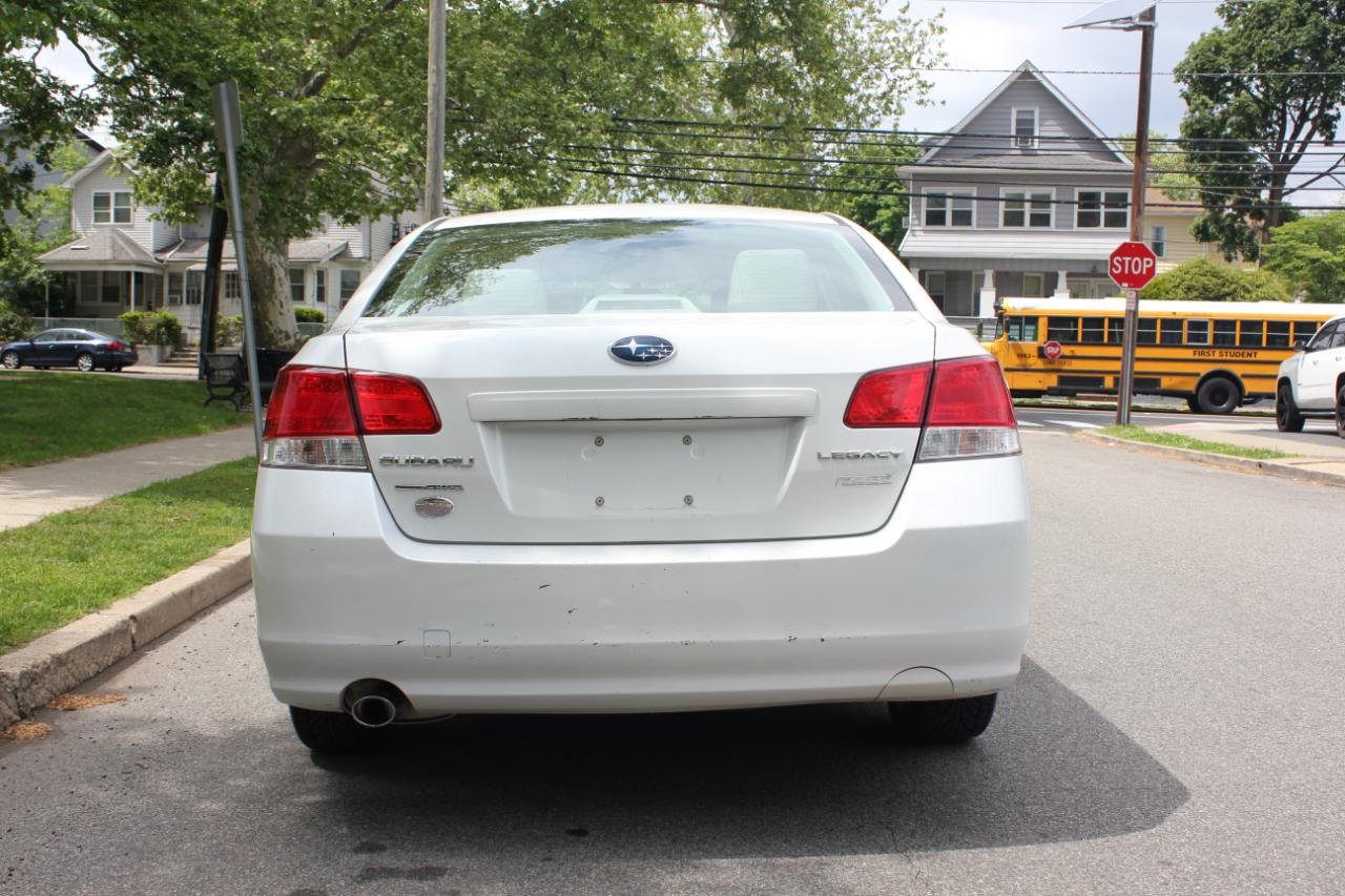 Subaru Legacy 2.5i Premium 2013