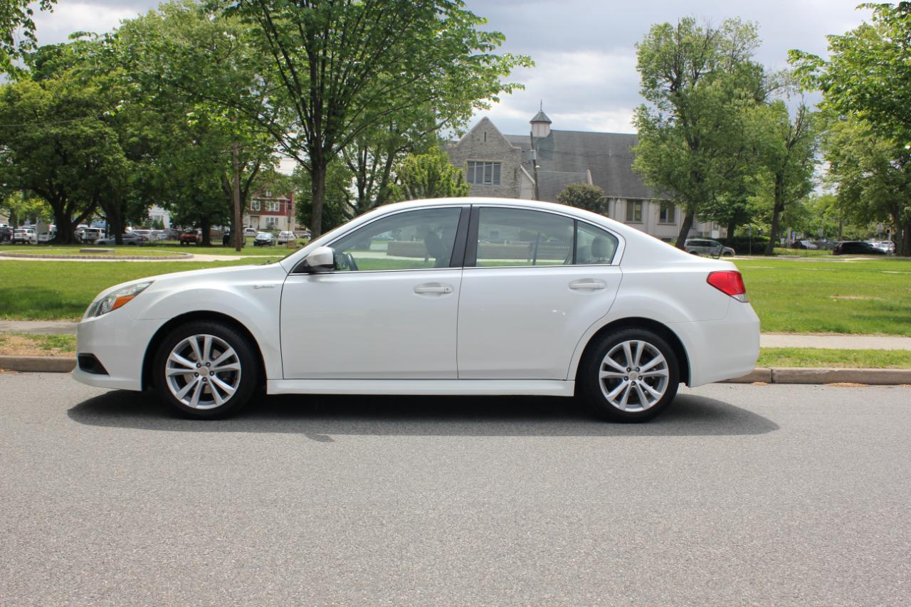 Subaru Legacy 2.5i Premium 2013