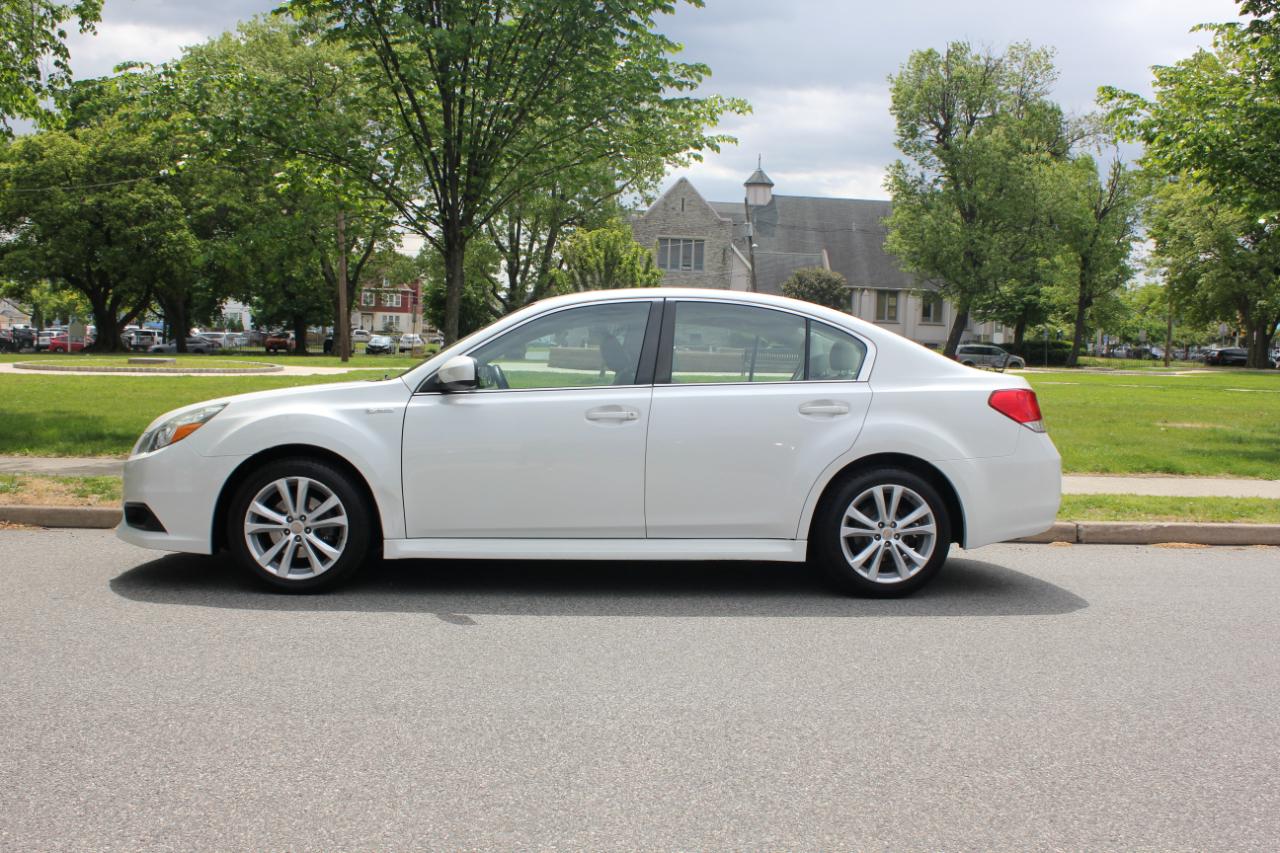 Subaru Legacy 2.5i Premium 2013