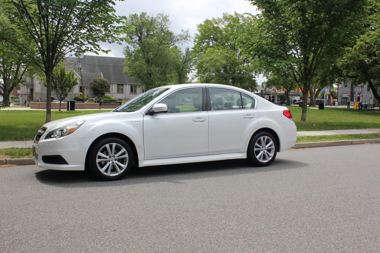 Subaru Legacy 2.5i Premium 2013