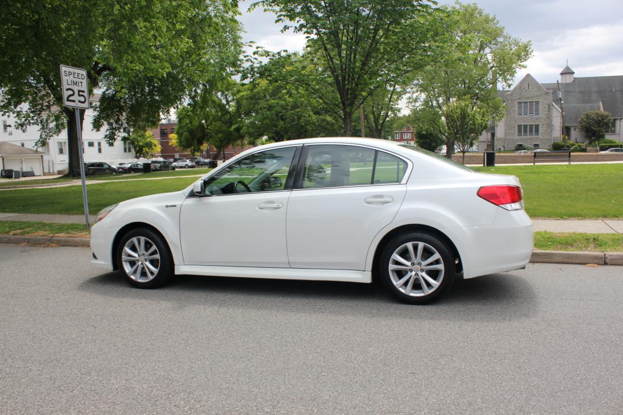 Subaru Legacy 2.5i Premium 2013