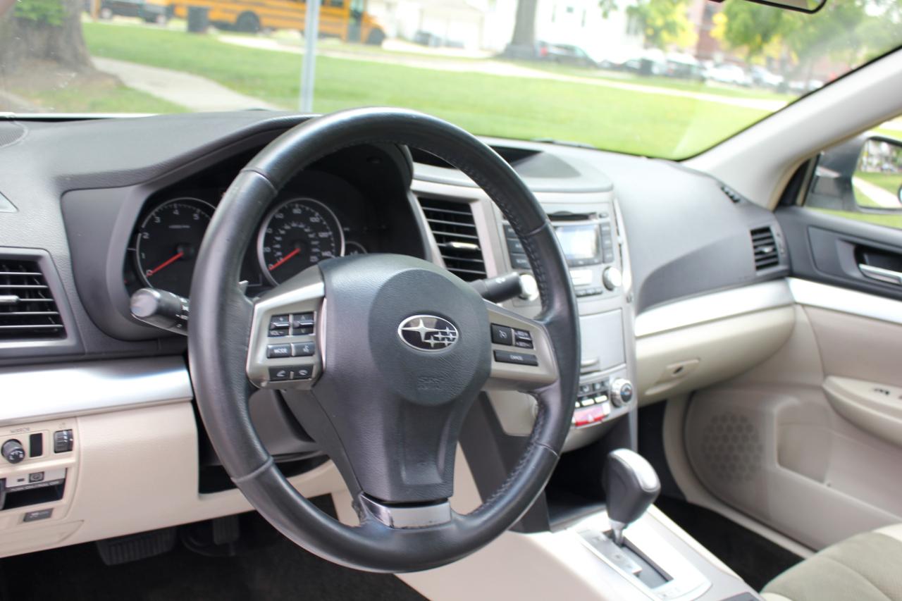 Subaru Legacy 2.5i Premium 2013