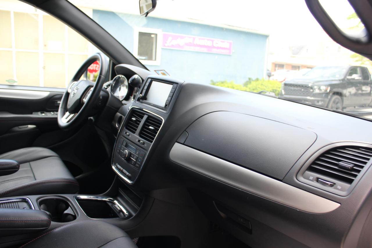 Dodge Grand Caravan R/T 2016