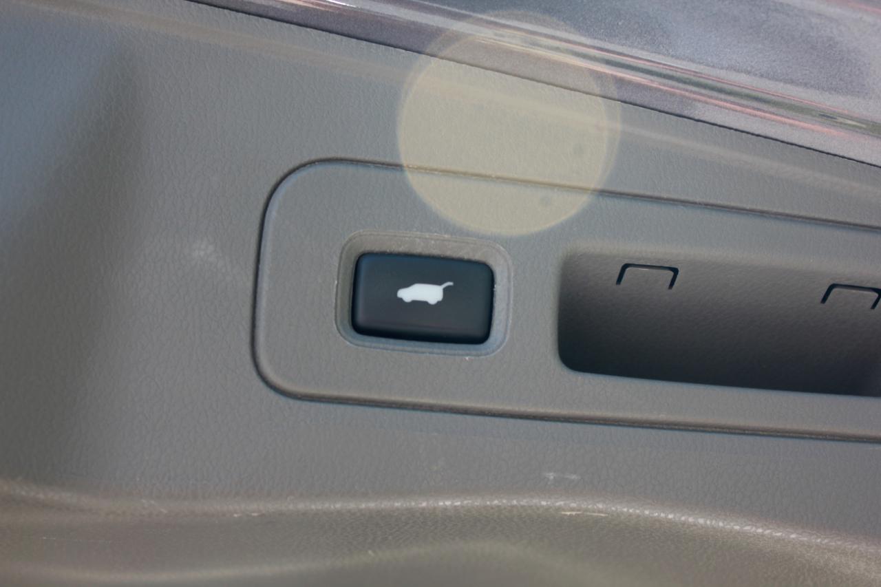 Acura MDX 6-Spd AT w/Tech and Entertainment Package 2012