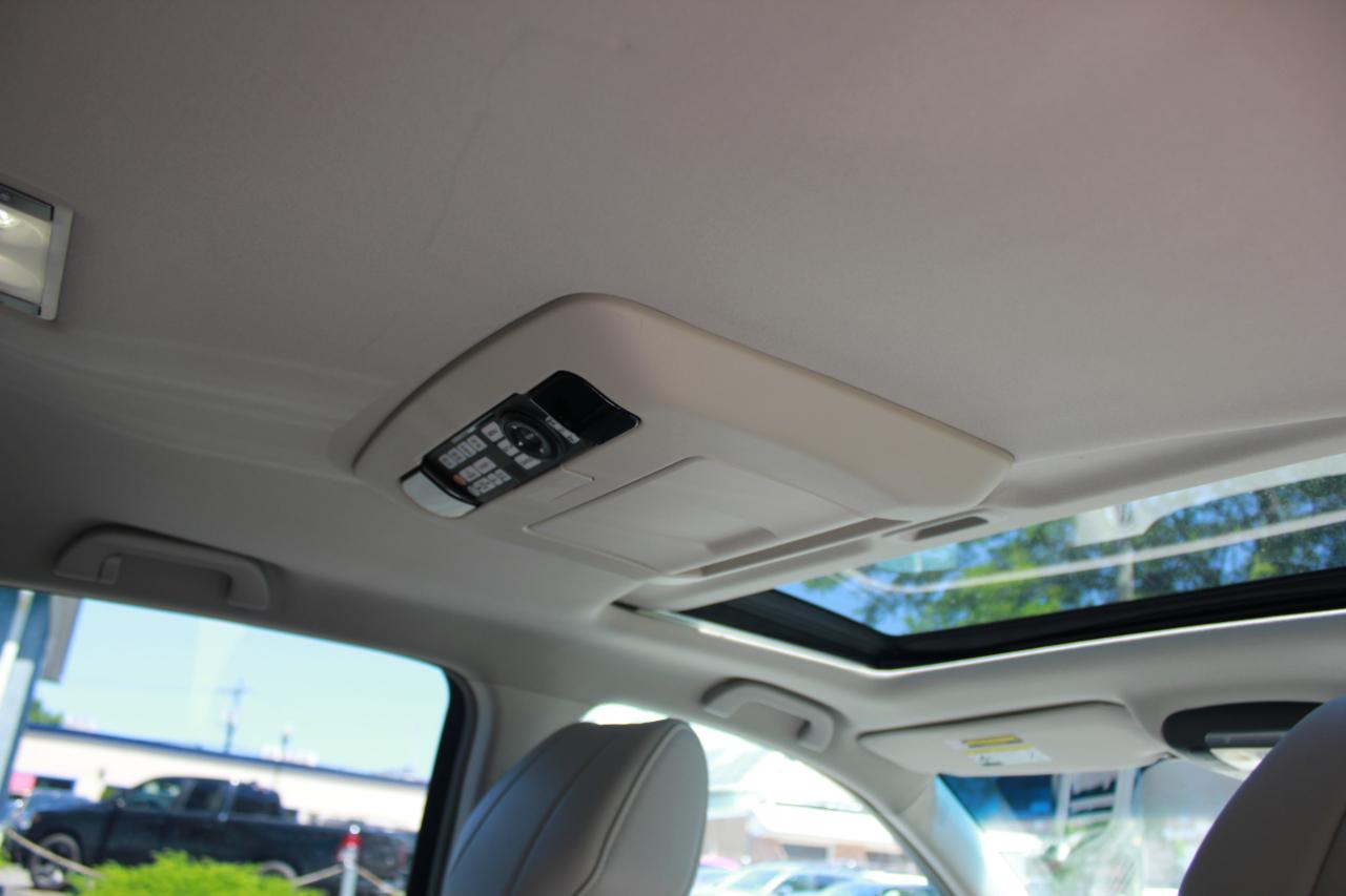 Acura MDX 6-Spd AT w/Tech and Entertainment Package 2012