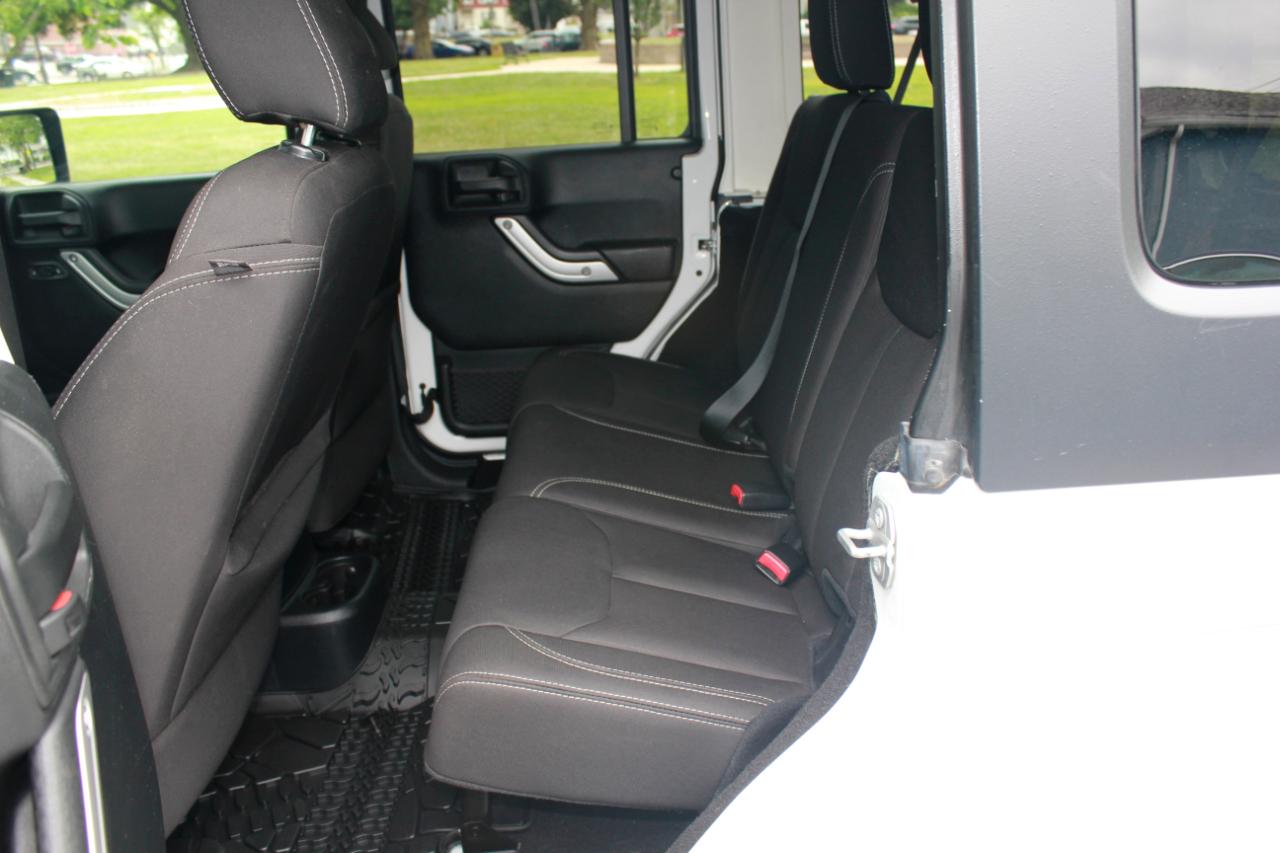 Jeep Wrangler Unlimited Sahara 4WD 2016