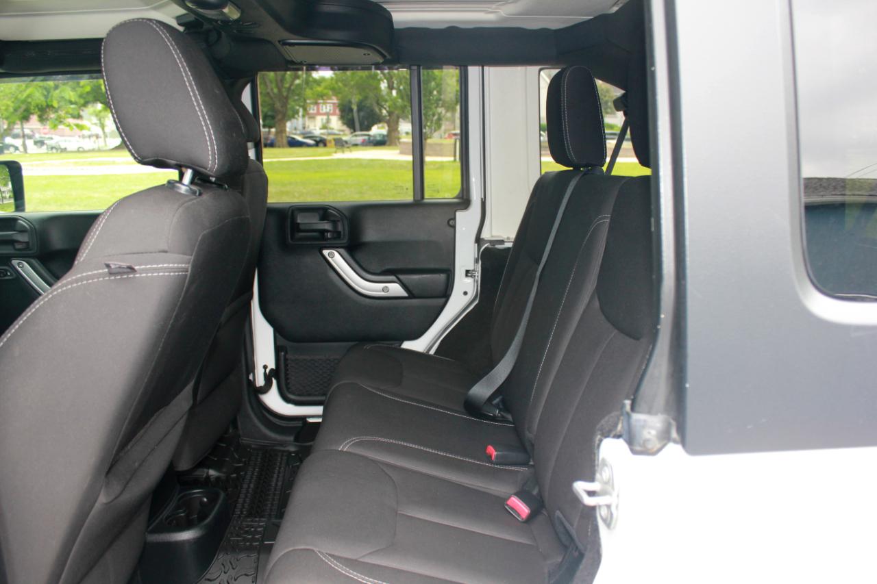 Jeep Wrangler Unlimited Sahara 4WD 2016