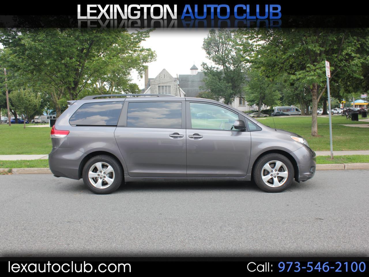 Toyota Sienna LE FWD 8-Passenger V6 2014