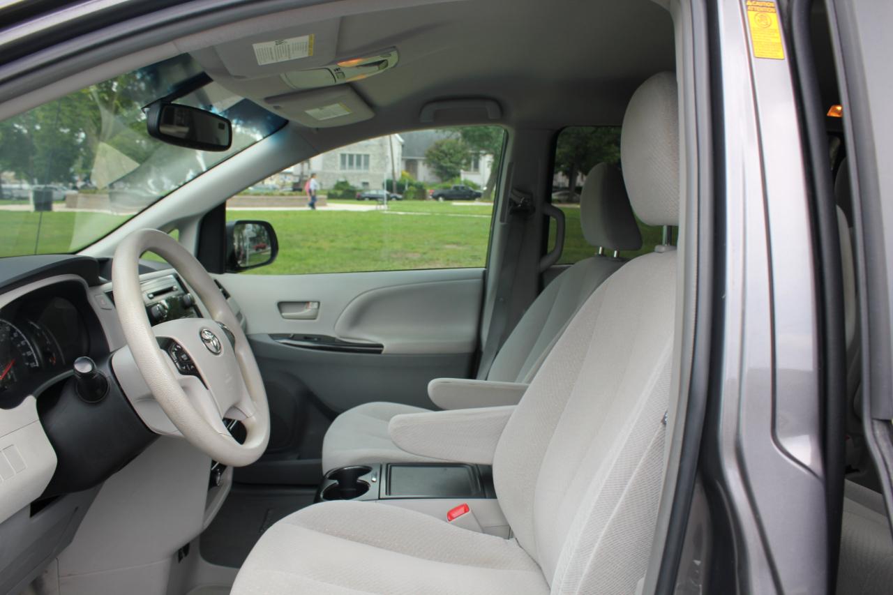 Toyota Sienna LE FWD 8-Passenger V6 2014