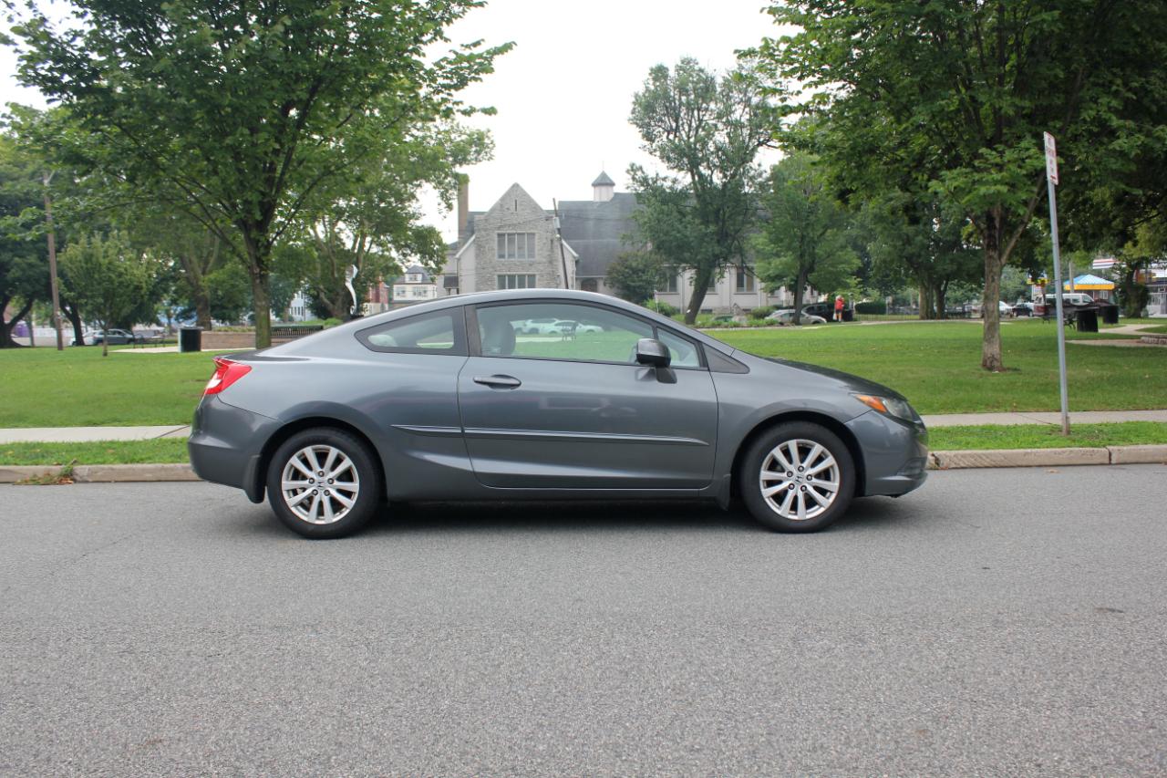 Honda Civic EX Coupe 5-Speed AT 2012