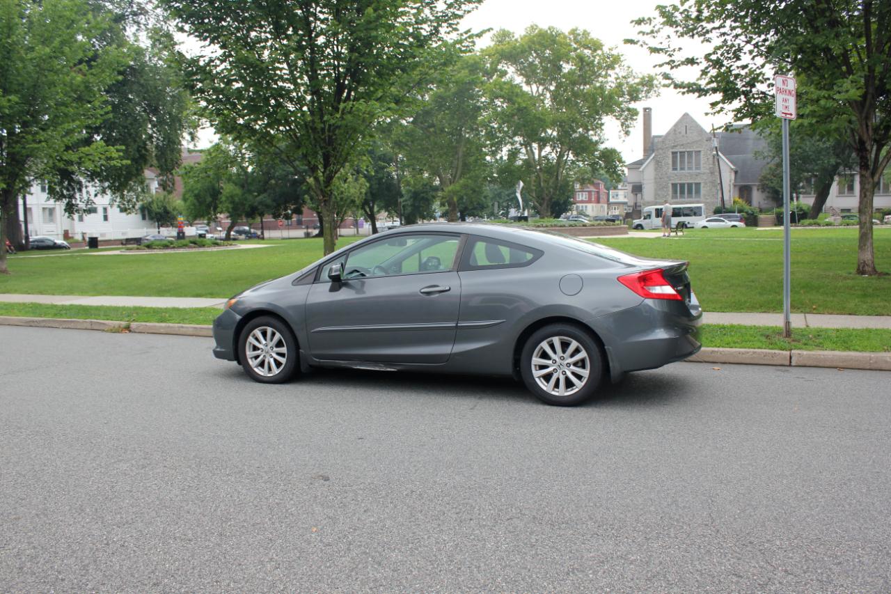 Honda Civic EX Coupe 5-Speed AT 2012