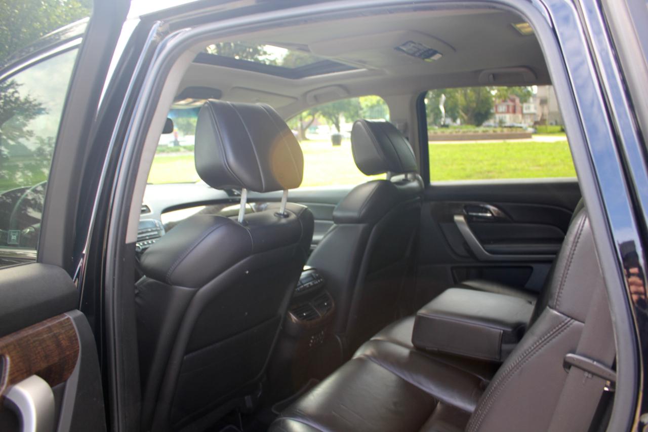 Acura MDX 6-Spd AT w/Tech and Entertainment Package 2011