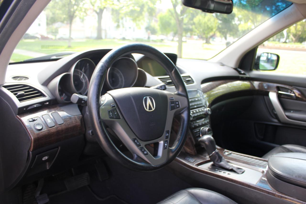 Acura MDX 6-Spd AT w/Tech and Entertainment Package 2011