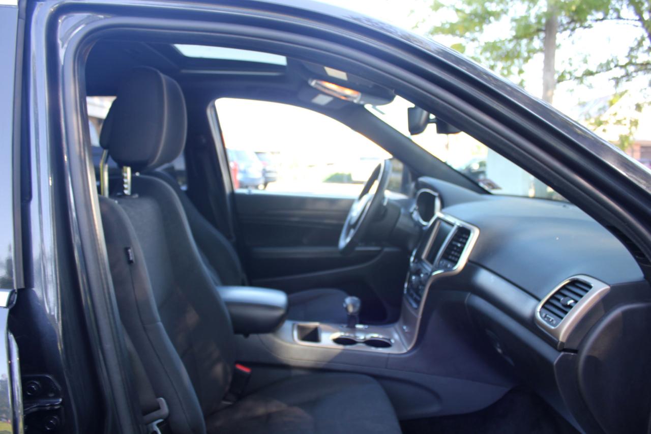 Jeep Grand Cherokee Laredo 4WD 2015