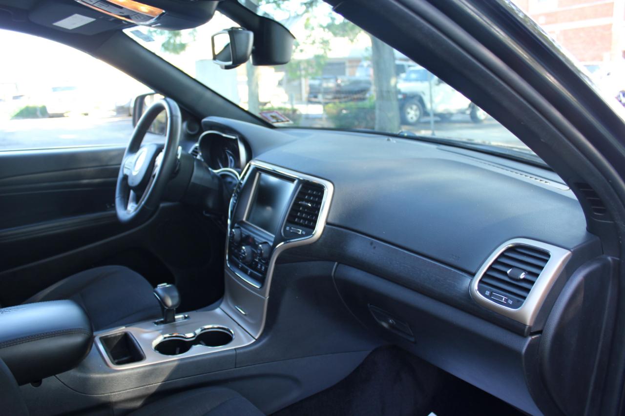 Jeep Grand Cherokee Laredo 4WD 2015