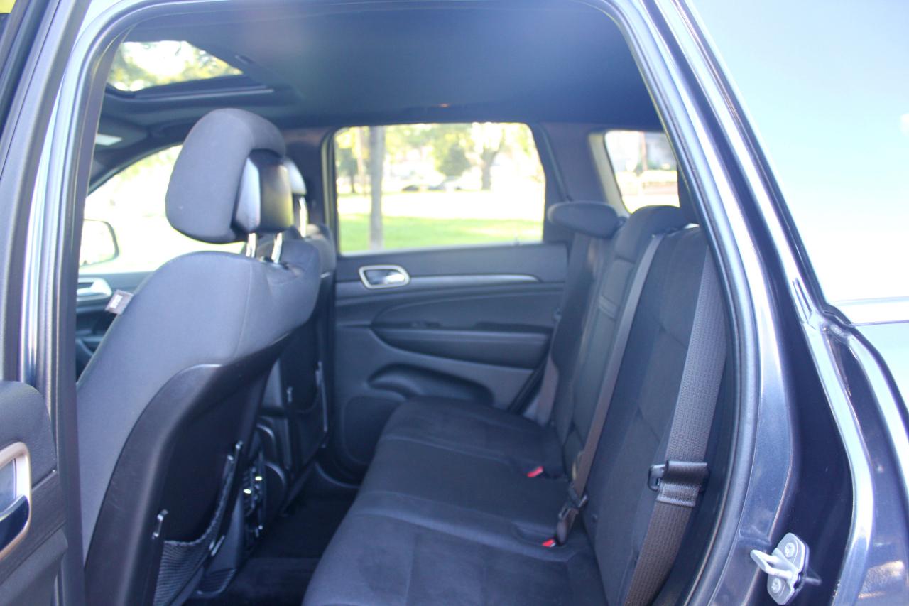 Jeep Grand Cherokee Laredo 4WD 2015
