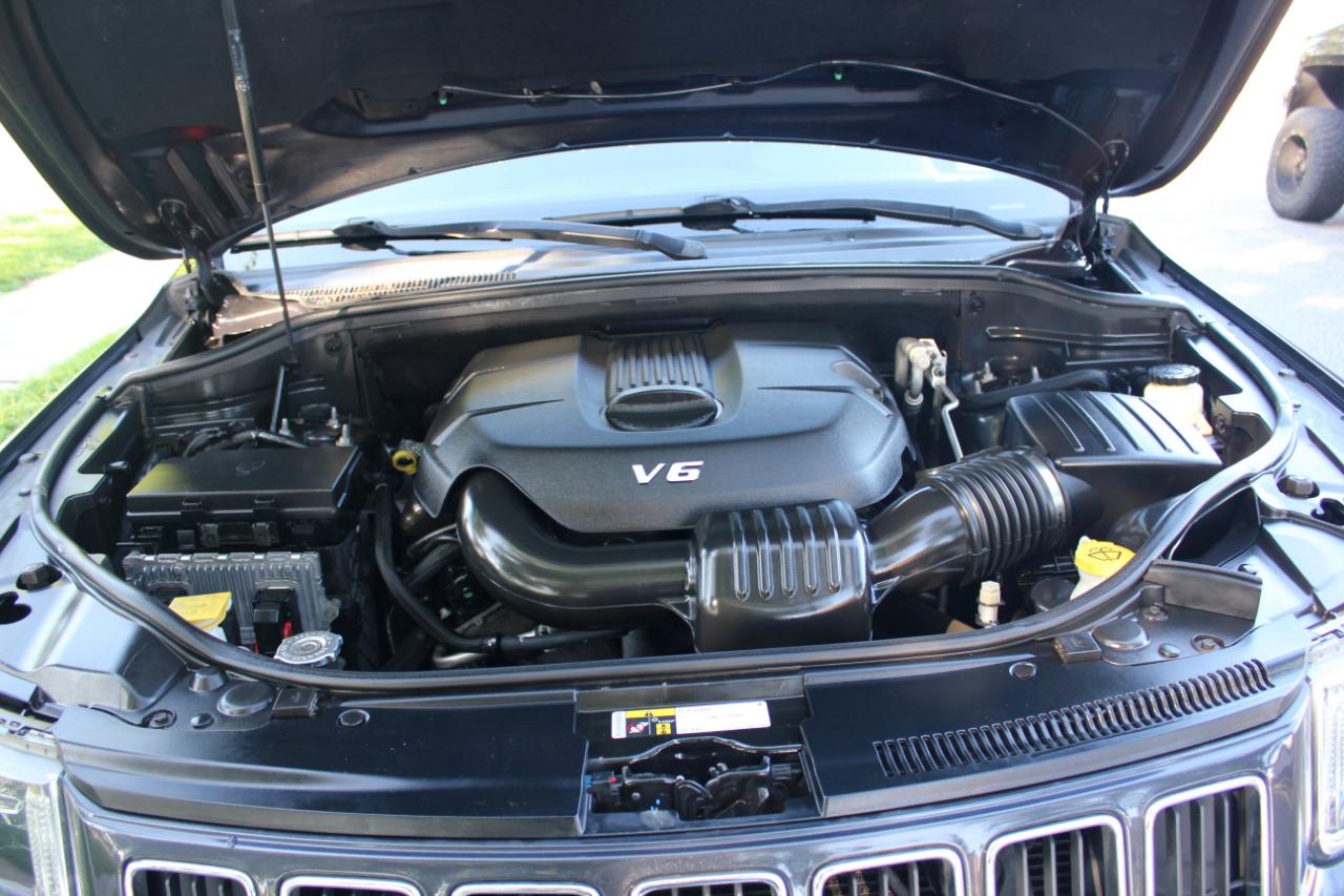 Jeep Grand Cherokee Laredo 4WD 2015
