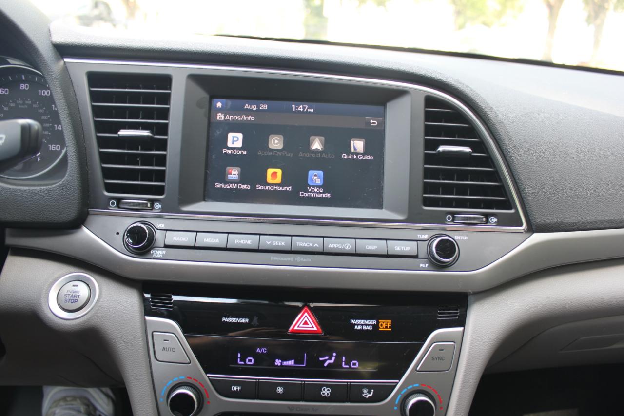 Hyundai Elantra SE 2017