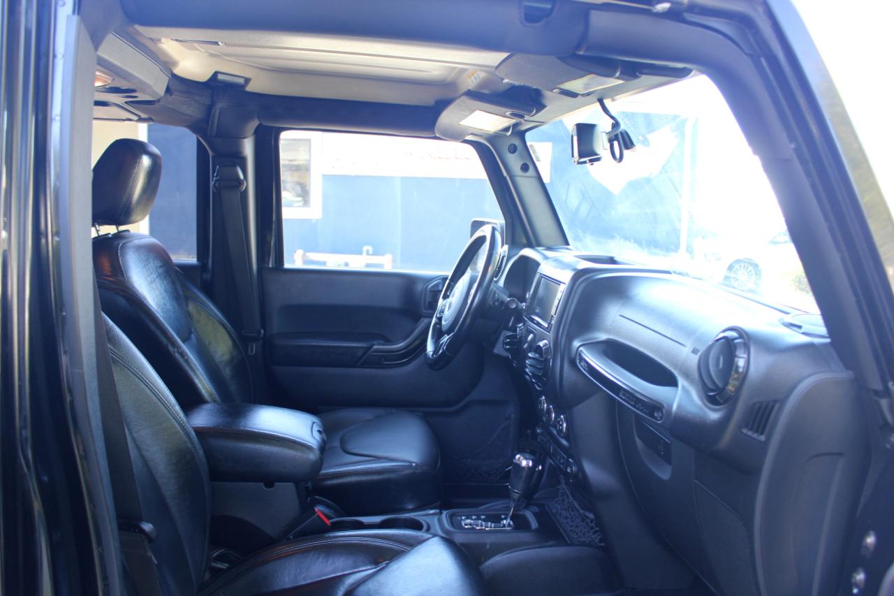 Jeep Wrangler Unlimited Sahara 4WD 2015