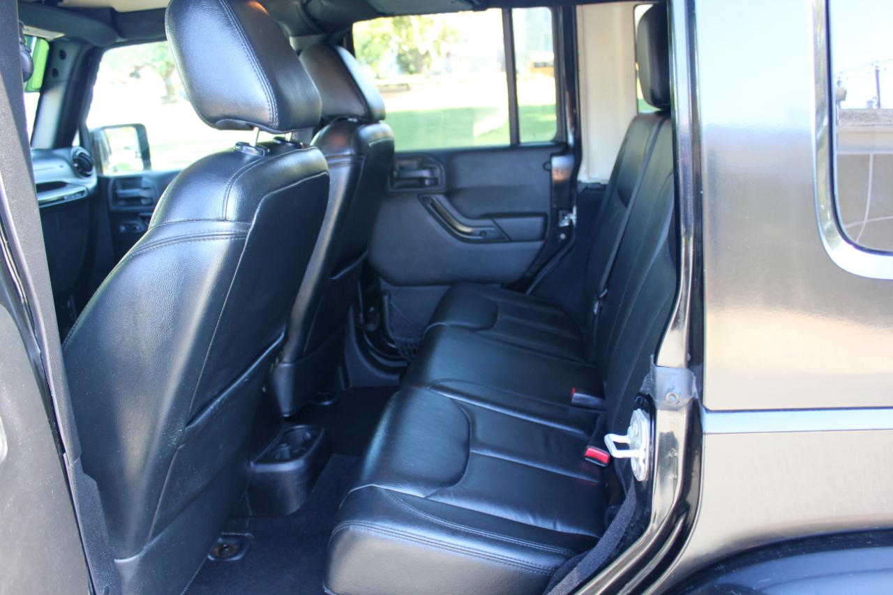 Jeep Wrangler Unlimited Sahara 4WD 2015