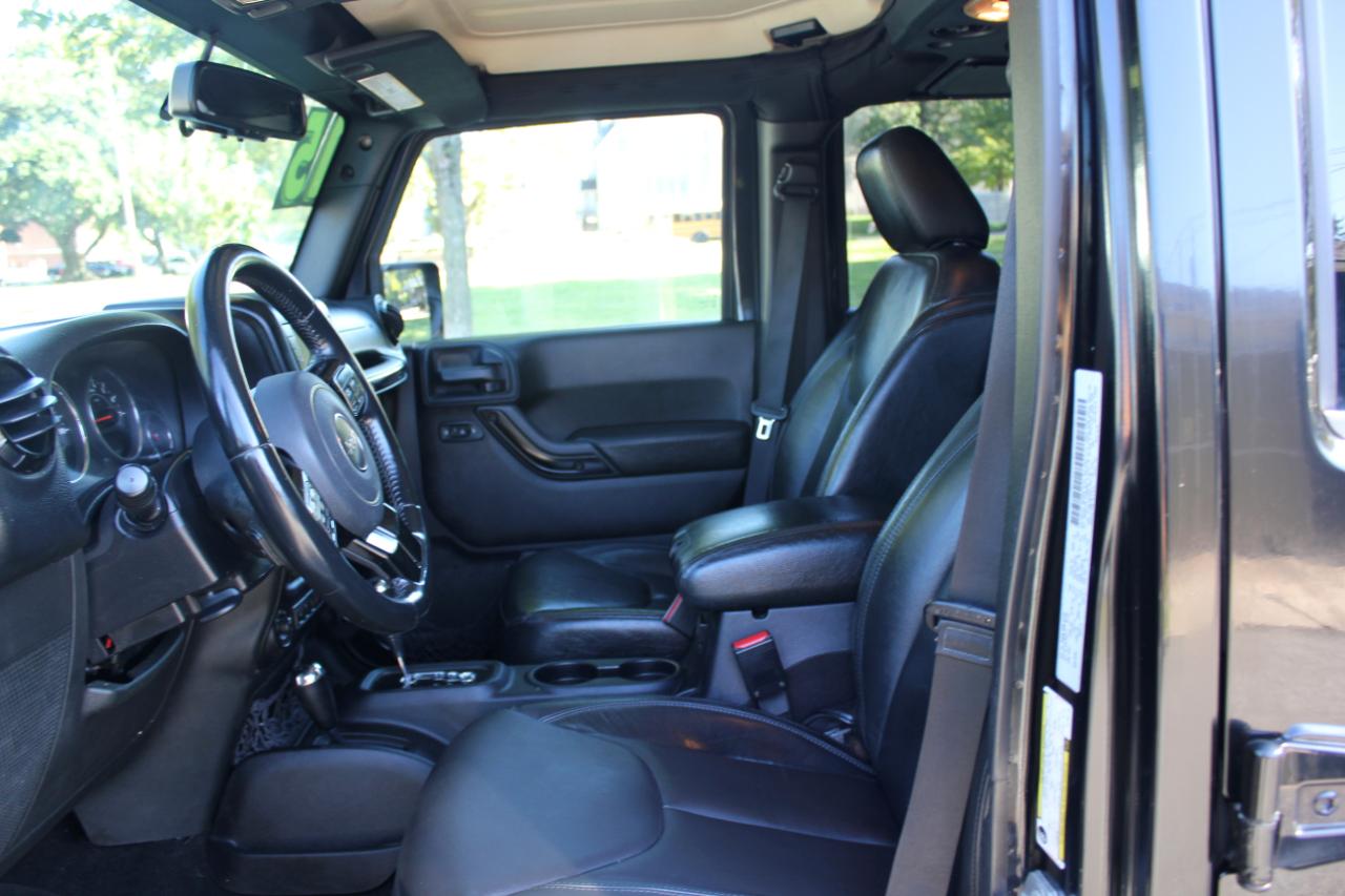 Jeep Wrangler Unlimited Sahara 4WD 2015